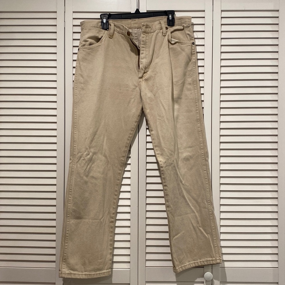 Wrangler jeans. Khaki color. Size 36x30.